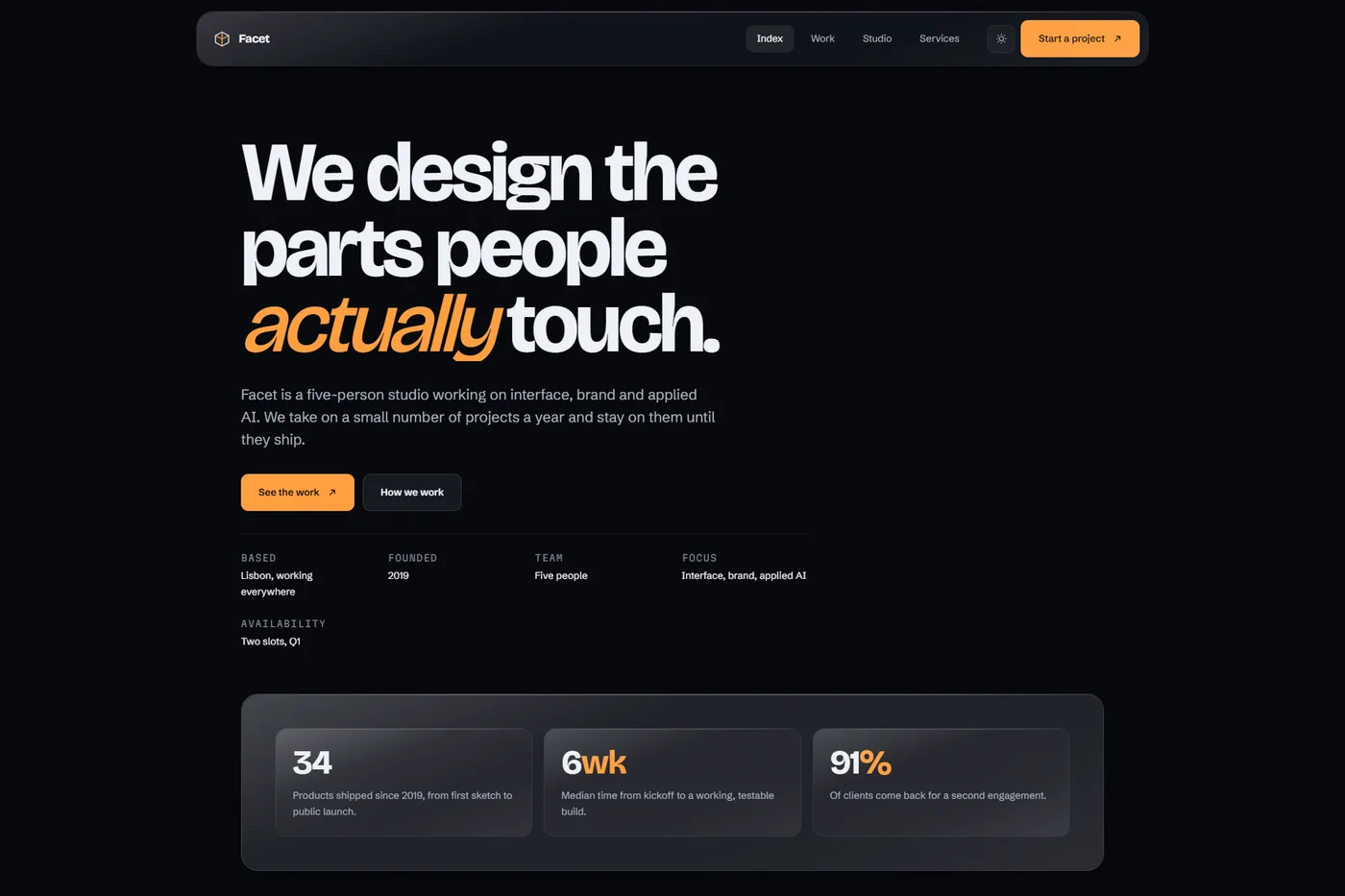 Facet homepage in the dark theme: oversized editorial headline, meta grid and a glass statistics panel